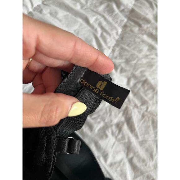 Donna Loren Black Lace Sexy Y2K Sheer Bottom Premium Camisole Top Medium - Picture 6 of 6